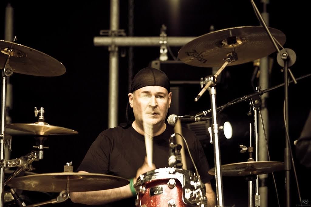 Ramon Rambeaux live tijdens een optreden